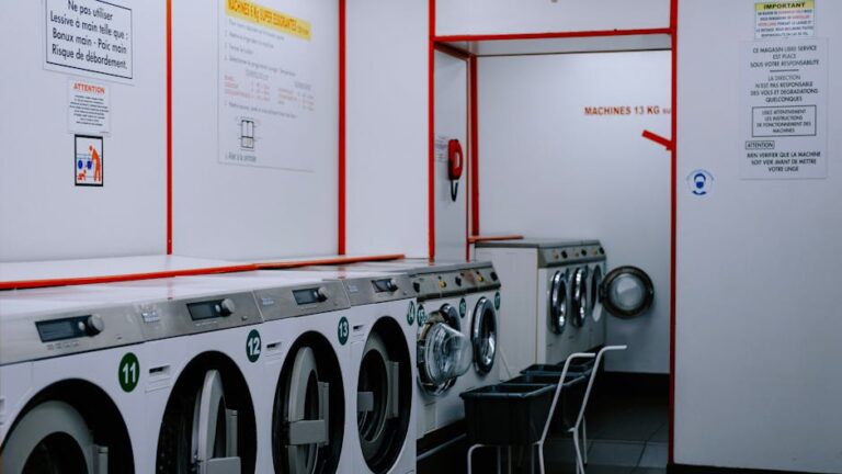 Hauswirtschaftsraum im Keller nachrüsten: Anschlüsse, Entwässerung, Schallschutz und Kosten